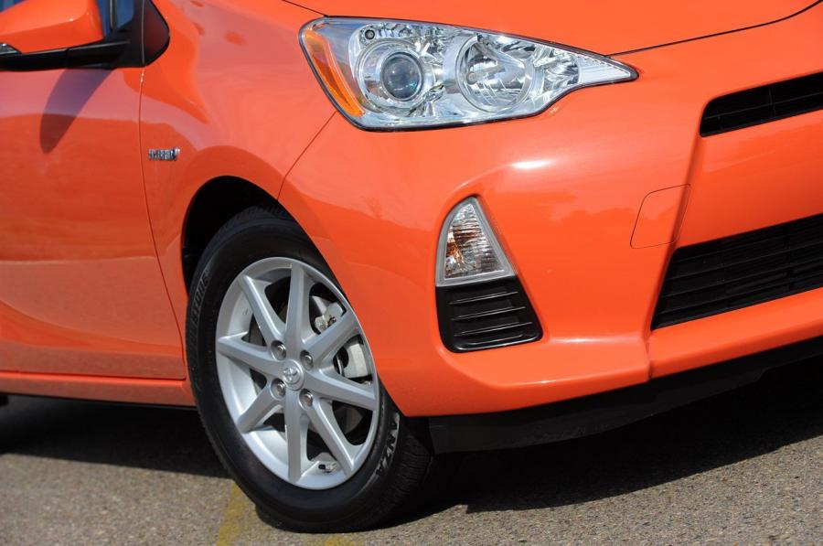  Toyota Prius C 2012 года  (фото 82 из 87)